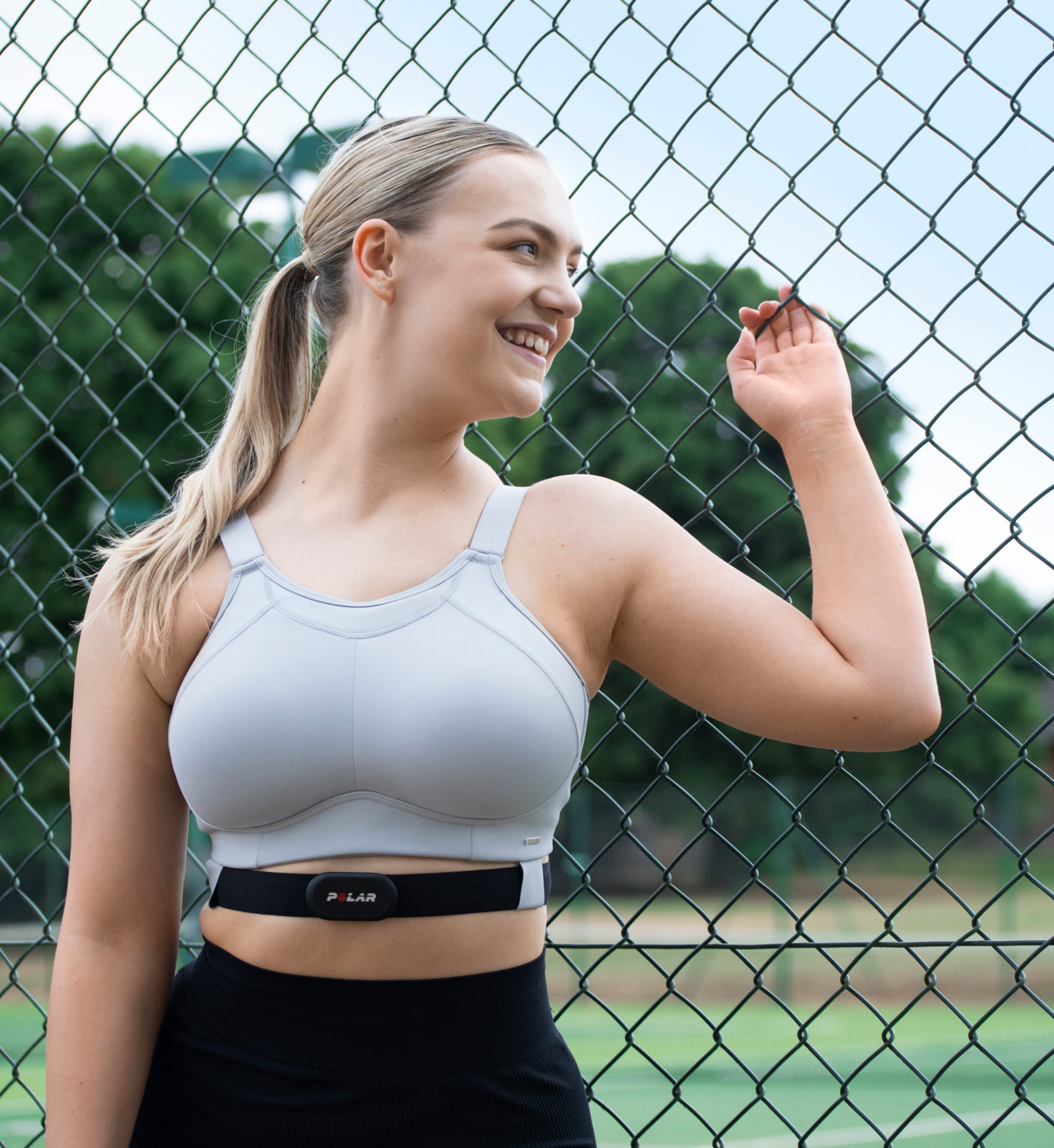 Coobie Seamless Bras - 7 SIGNS YOU'RE WEARING THE WRONG SPORTS BRA🧐  1️⃣Your sports bra feels loose. 2️⃣Your boobs bounce a lot during exercise.  3️⃣The straps dig into your shoulders. 4️⃣You're wearing